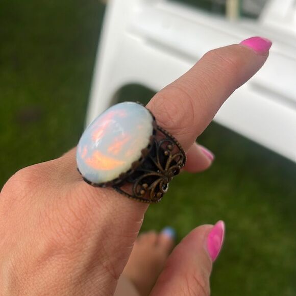 Jewelry - Beautiful OPAL Stone Ring - Adjustable Ring - Vintage BEAUTIFUL Iridescent Stone